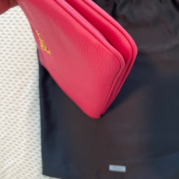 Prada Vitello Phenix Double Zip Crossbody - Picture 4 of 9